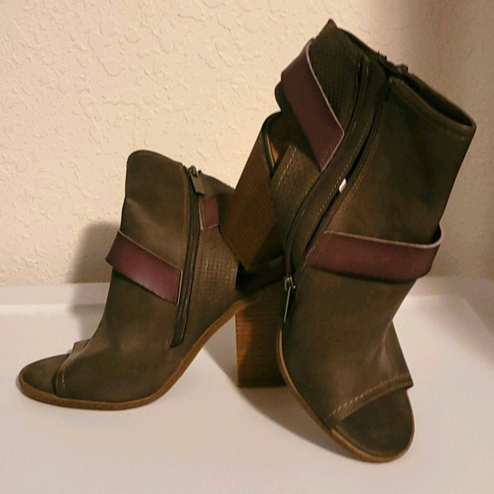 DV Wedges